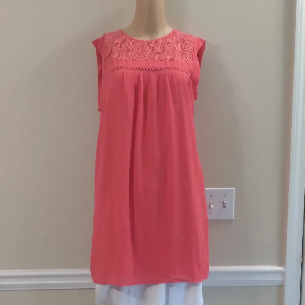 4/$20 women's top - Picture 1 of 8